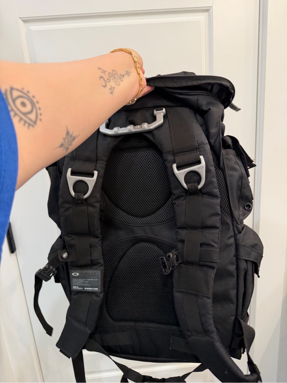 Oakley Black Military-Style Backpack with Multiple Pockets kitchen sink style - Picture 2 of 3
